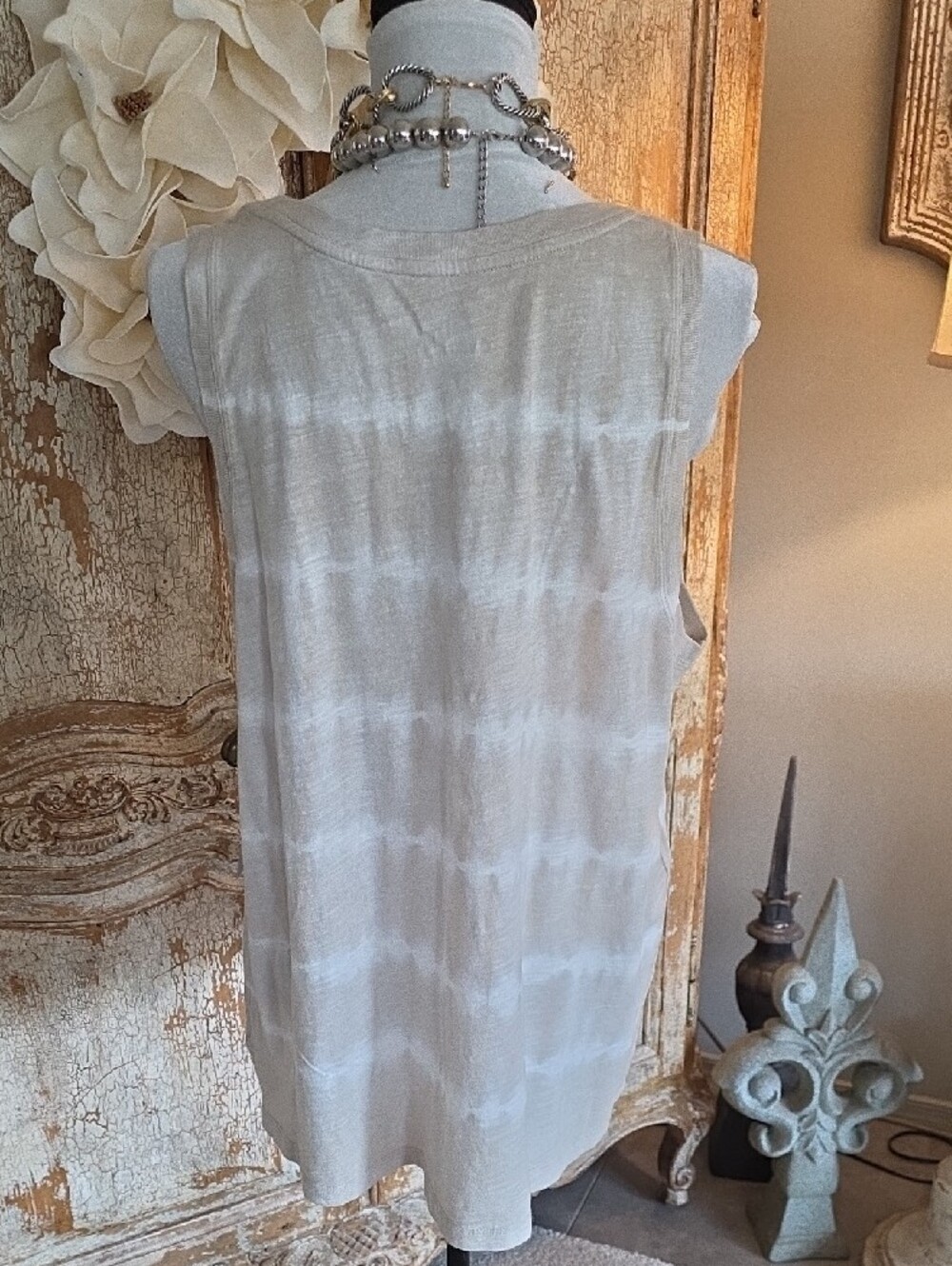 Time and Tru Beige and White Tie-Dye Sleeveless Tank Top - Picture 4 of 5